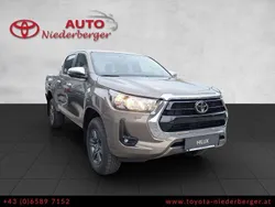 Grau Neu 2025 Toyota HiLux Comfort Abholung | 47.588 € (Guter Preis)