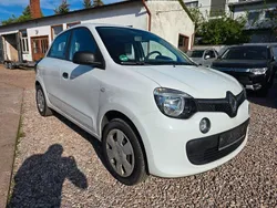 Weiß Gebraucht 2016 Renault Twingo Life Kleinwagen | 5.500 € (Etwas zu teuer)