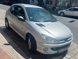 Silber Gebraucht 2006 Peugeot 206 Coupé | 3.500 € (Etwas zu teuer)