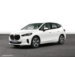 Weiß Gebraucht 2024 BMW 220 Active Tourer Van / Kleinbus | 35.427 € (Teuer)