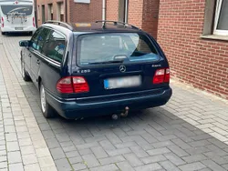 Blau Gebraucht 1998 Mercedes E280 Classic Kombi | 4.500 € (Superpreis)