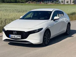 Weiß Gebraucht 2019 Mazda 3 Selection Limousine | 17.500 € (Fairer Preis)