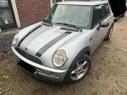 Silber Gebraucht 2002 Mini Cooper Kleinwagen | 2.900 €