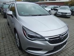 Silber Gebraucht 2018 Opel Astra Business Kombi | 9.999 € (Fairer Preis)