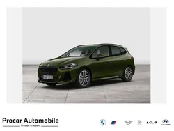 Grün Neu 2025 BMW 220 M Sport Van / Kleinbus | 45.990 € (Etwas zu teuer)