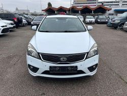 Weiß Gebraucht 2011 Kia Ceed Limousine | 4.500 € (Fairer Preis)