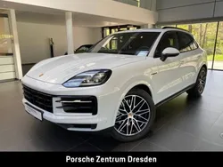 Weiß Gebraucht 2024 Porsche Cayenne SUV | 106.900 € (Teuer)