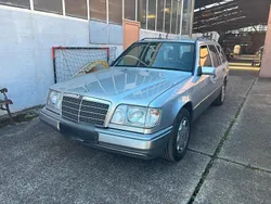 Silber Gebraucht 1994 Mercedes E220 Kombi | 8.700 €