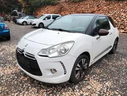 Weiß Gebraucht 2010 DS Automobiles DS3 Kleinwagen | 1.199 €