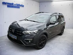 Grau Gebraucht 2022 Dacia Jogger Extreme Van / Kleinbus | 19.970 € (Fairer Preis)