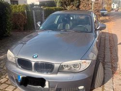 Grau Gebraucht 2011 BMW 120 Coupé Coupé | 9.800 € (Fairer Preis)