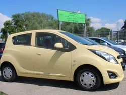Honey mellow yellow Gebraucht 2013 Chevrolet Spark LT Kleinwagen | 3.790 € (Fairer Preis)