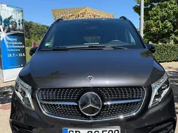Grau Gebraucht 2022 Mercedes V300 Van / Kleinbus | 61.900 € (Fairer Preis)