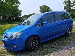 Blau Gebraucht 2010 Opel Zafira OPC Van / Kleinbus | 9.300 €
