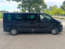 Schwarz Gebraucht 2017 Renault Traffic Van / Kleinbus | 9.999 €