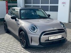 Grau Gebraucht 2024 Mini Cooper Classic Kleinwagen | 24.750 € (Fairer Preis)