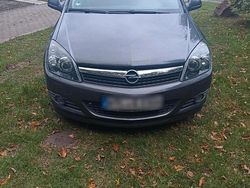 Grau Gebraucht 2009 Opel Astra GTC Coupé | 2.800 € (Fairer Preis)