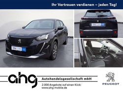 Lackierung schwarz perla nera/ Gebraucht 2022 Peugeot e-2008 Active SUV | 18.690 € (Fairer Preis)