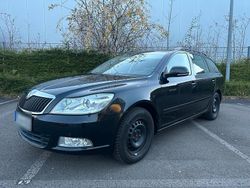 Schwarz Gebraucht 2009 Skoda Octavia Kombi | 3.990 € (Etwas zu teuer)