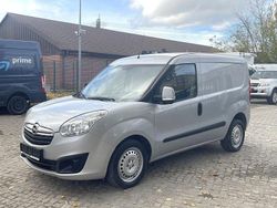 Silber Gebraucht 2013 Opel Combo Van / Kleinbus | 5.831 € (Teuer)