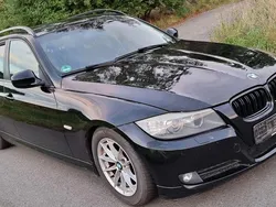 Schwarz Gebraucht 2009 BMW 320 Kombi | 2.890 € (Superpreis)