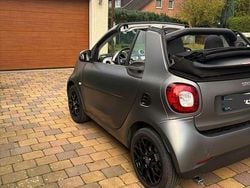 Grau Gebraucht 2019 Smart ForTwo Cabrio Basis Cabrio | 14.800 € (Guter Preis)