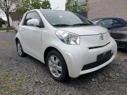 Weiß (metallic) Gebraucht 2009 Toyota iQ Kleinwagen | 5.390 € (Fairer Preis)