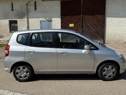 Grau Gebraucht 2007 Honda Jazz Kleinwagen | 2.300 € (Fairer Preis)