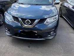 Blau Gebraucht 2015 Nissan X-Trail Tekna SUV | 10.999 € (Guter Preis)