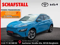 Blau (dive in jeju / sol) Gebraucht 2022 Hyundai Kona Select SUV | 15.969 € (Superpreis)