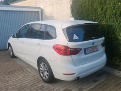 Weiß Gebraucht 2016 BMW 218 Van / Kleinbus | 12.499 € (Teuer)