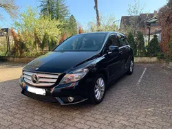 Schwarz Gebraucht 2013 Mercedes B180 Van / Kleinbus | 11.900 € (Guter Preis)