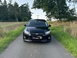Schwarz Gebraucht 2011 Ford Focus Limousine | 3.590 € (Etwas zu teuer)
