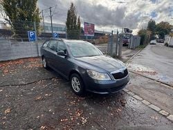 Grau Gebraucht 2012 Skoda Octavia Kombi | 5.800 € (Superpreis)