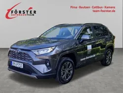 Grau Gebraucht 2024 Toyota RAV4 Hybrid Team SUV | 41.990 € (Fairer Preis)