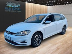 Weiß Gebraucht 2017 VW Golf VII Sound Kombi | 14.590 € (Etwas zu teuer)