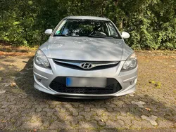 Grau Gebraucht 2010 Hyundai i30 Kombi | 2.300 € (Fairer Preis)