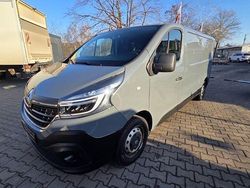 Grau Gebraucht 2020 Renault Trafic Komfort Van / Kleinbus | 10.400 € (Guter Preis)