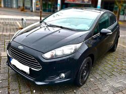 Schwarz Gebraucht 2015 Ford Fiesta Kleinwagen | 4.450 €