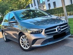 Grau Gebraucht 2019 Mercedes B200 Progressive Van / Kleinbus | 22.900 € (Fairer Preis)