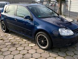 Blau Gebraucht 2007 VW Golf Limousine | 2.200 €