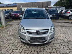 Silber Gebraucht 2012 Opel Zafira Family Van / Kleinbus | 3.499 €