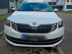 Weiß Gebraucht 2019 Skoda Octavia Sport Kombi | 13.500 € (Fairer Preis)