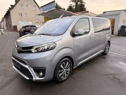 Grau Gebraucht 2023 Toyota Proace Verso Executive Kombi | 37.200 € (Etwas zu teuer)