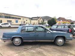Blau Gebraucht 1986 Cadillac Deville Limousine | 8.900 €