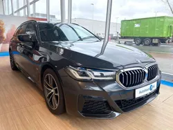 Grau Gebraucht 2024 BMW 530 M Sport Kombi | 52.970 € (Teuer)