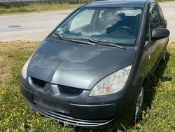 Grau Gebraucht 2006 Mitsubishi Colt Kleinwagen | 700 €