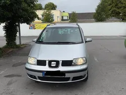 Grau Gebraucht 2007 Seat Alhambra Van / Kleinbus | 3.800 € (Teuer)