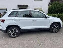 Moonweiss metallic Gebraucht 2023 Skoda Karoq Tour SUV | 29.900 € (Fairer Preis)