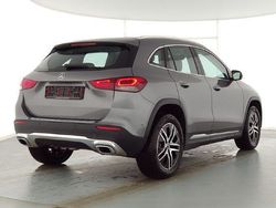 Grau Gebraucht 2022 Mercedes GLA180 SUV | 35.180 € (Etwas zu teuer)